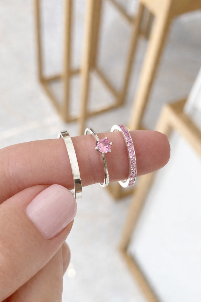 Alianças com anel solitário cor de rosa