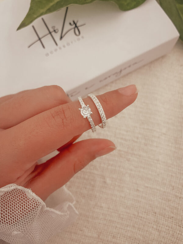 Dupla anel solitário e aparador cravejado