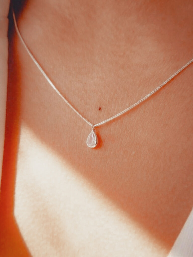 Colar Gota Luz