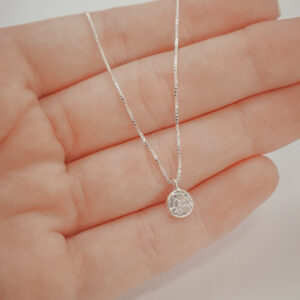 Colar Ponto de Luz minimalista