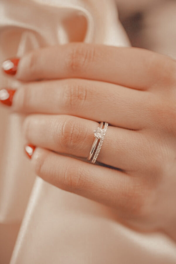 Dupla anel aparador e solitário